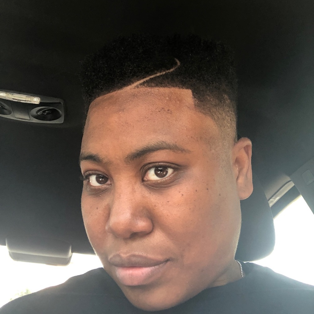 Meet your Posher, Tia